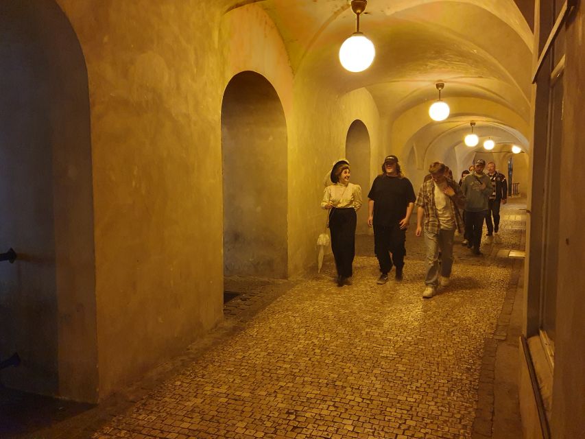 Prague: Ghost Tour - Meeting your guide beside the Astronomical Clock