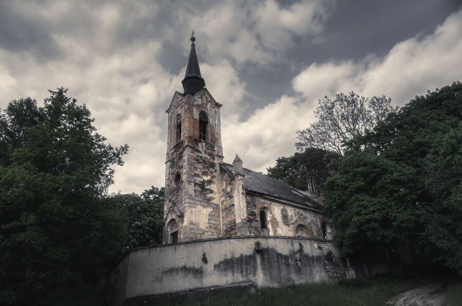 Prague: Ghost Walking Tour - What the 90-minute route feels like