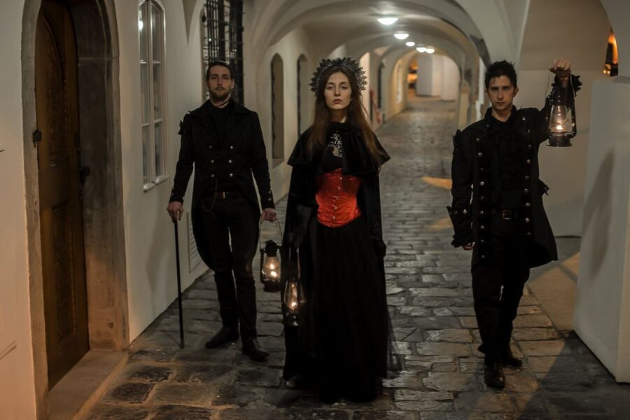 Prague: Ghosts and Legends Nighttime Guided Walking Tour - What the storytelling is really like