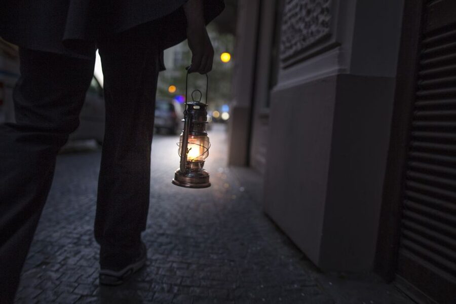 Prague: Ghosts and Legends of the Old Town Evening Tour - Spanish Synagogue and the city’s layered past