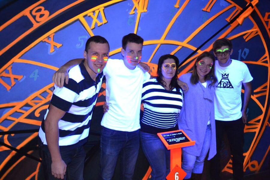 Prague: Glow Golf Mini Golf Game by UV Light - Practical details that affect your visit