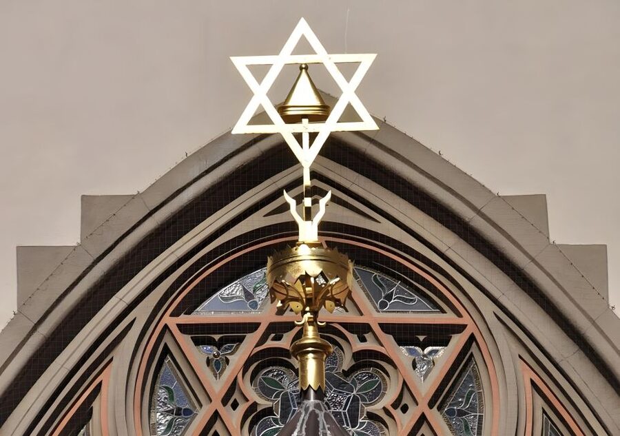 Prague: Guided Tour inside the Jewish Cemetery & Synagogues - Why Josefov deserves a guided visit