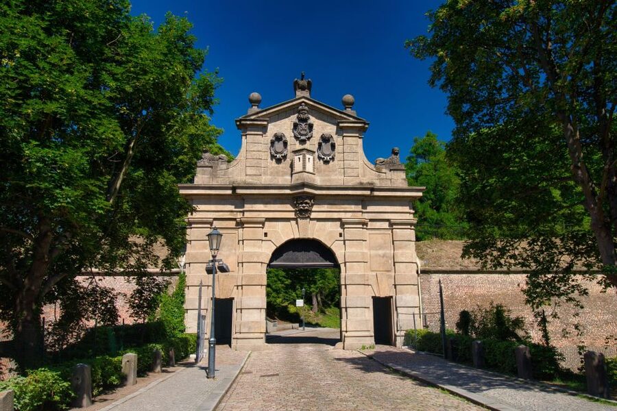 Prague: Guided tour to the historic fortress of Vyšehrad - The cemetery and the composers of Vyšehrad