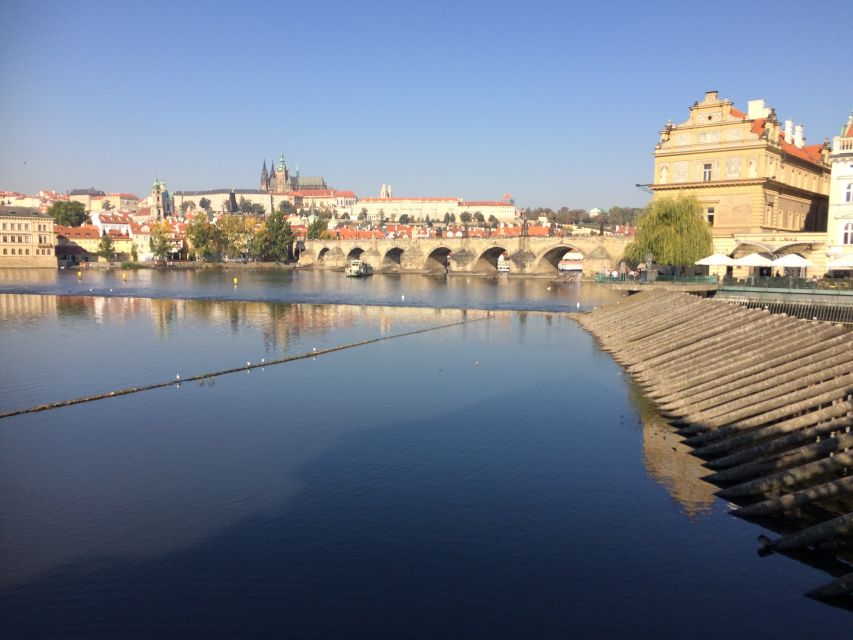 Prague: Half-Day City Highlights Walking Tour - Finishing at Prague Castle