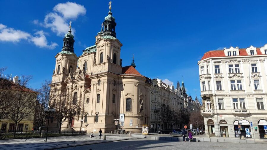 Prague Half Day Private Guided Tour by Car or Foot - Guides, languages, and the private advantage