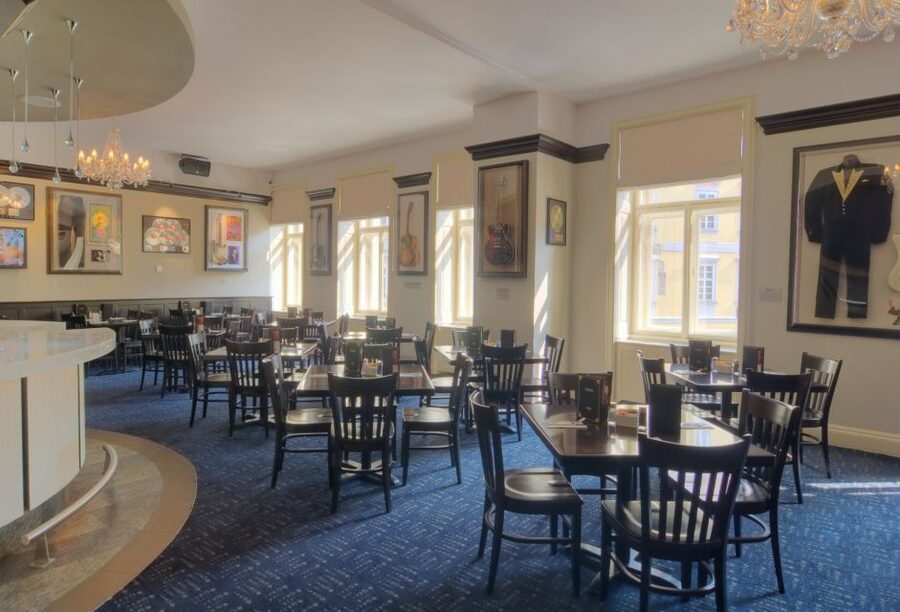 Prague: Hard Rock Cafe with Set Menu for Lunch or Dinner - Practical tips for a smoother visit