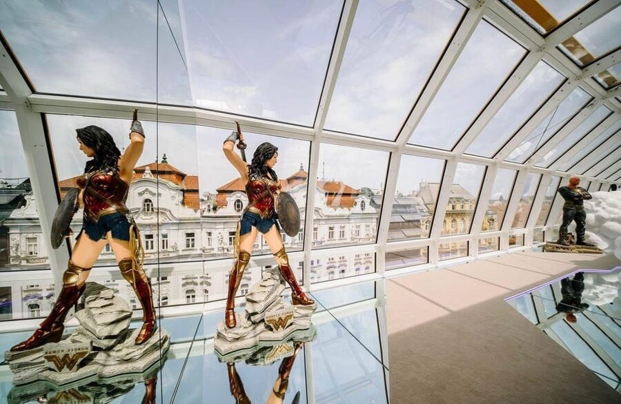 Prague: Heroes Park Superhero Store Entry Ticket - Photo points, lighting, and sound effects