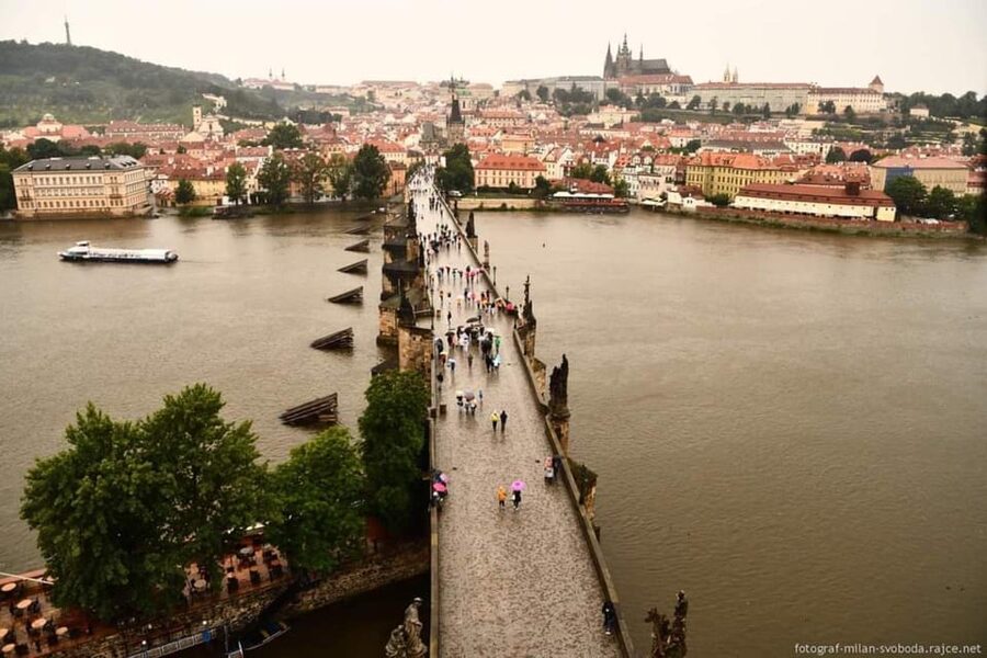 Prague: Hidden Gems Walking Tour with Local Guide - A smart first walk through Prague