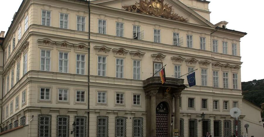 Prague: Highlights Walking Tour to the German embassy 1989 - Starting at the Faculty of Law beside the Vltava