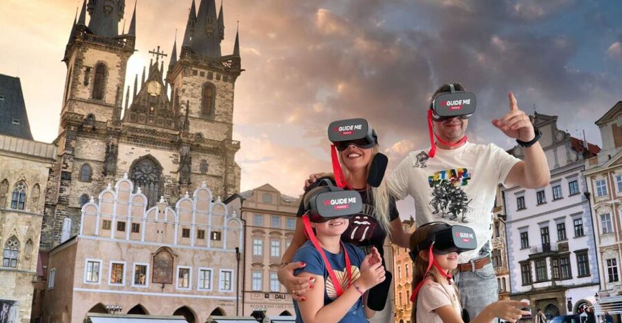 Prague: Immersive History Walking Tour and VR - Key points at a glance