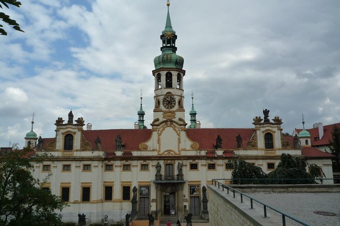 Prague in One Day by a Car - Excellent opportunity to see all the sights - A major shopping stop adds a modern break