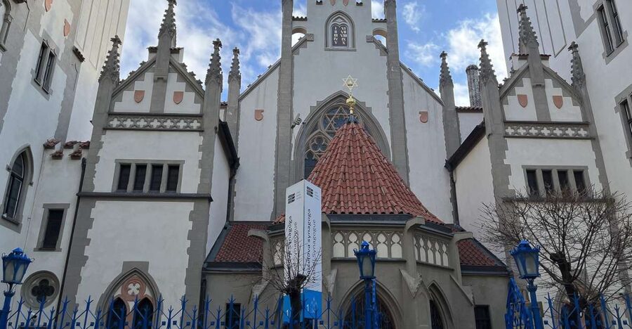 Prague: Jewish Town Guided Walking Tour - The Old Jewish Cemetery and its crowded graves