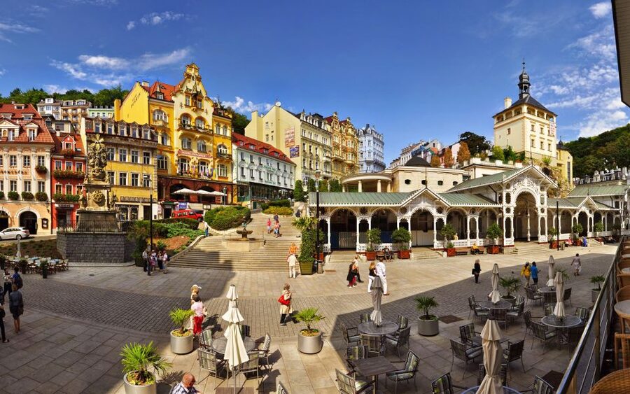 Prague: Karlovy Vary Day Trip with Watchtower and Funicular - What makes the guide important