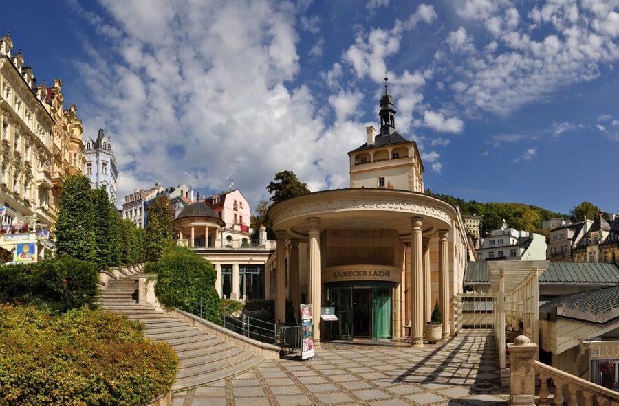 Prague: Karlovy Vary Tour with Lunch and Moser Museum Visit - Who will enjoy this tour most?