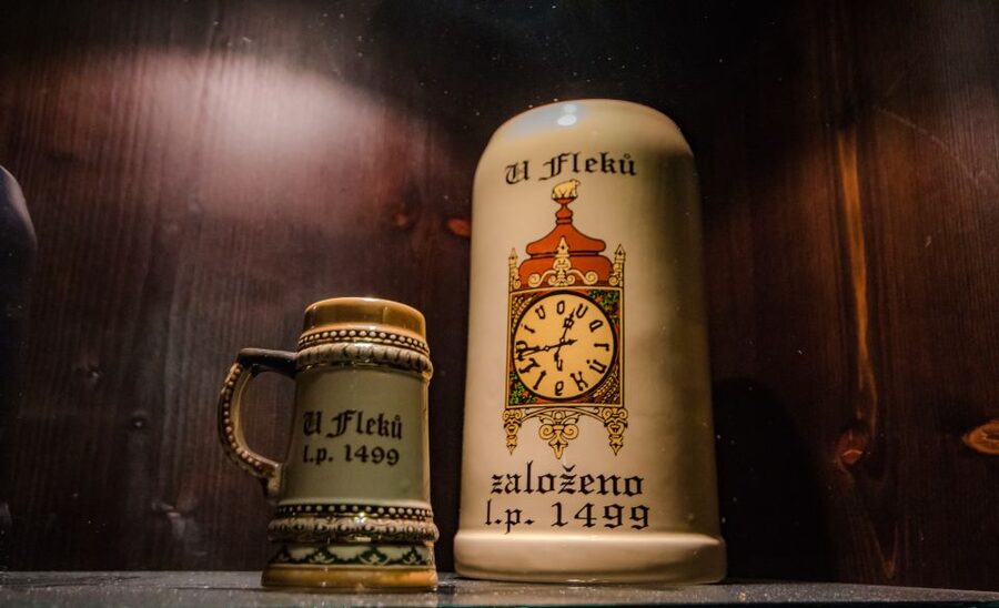 Prague: Legendary Beer Tour with Dinner - What the guides add to the evening