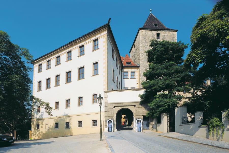Prague: Lobkowicz Palace Ticket & Audio Guide - How the audio guide shapes the visit