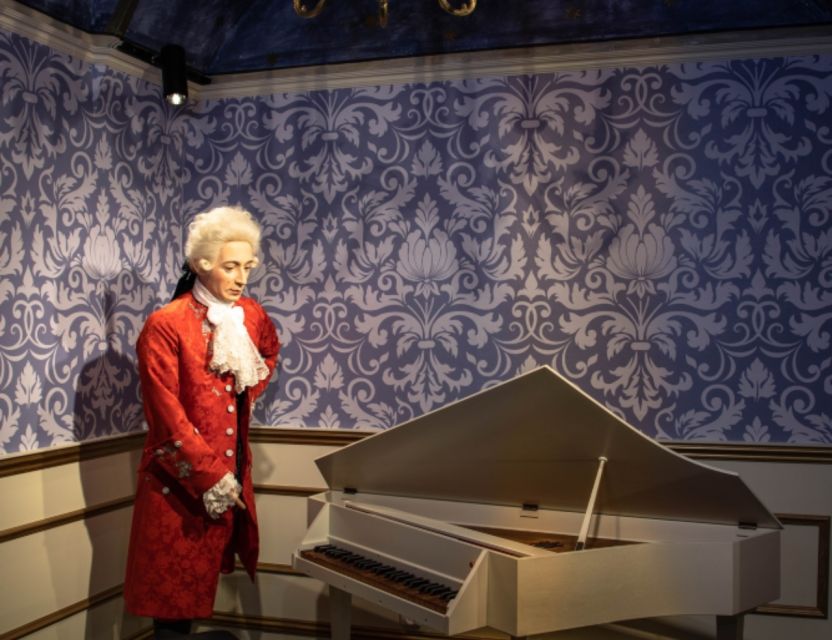Prague: Madame Tussauds Entry Ticket - A short history lesson before the celebrity rooms