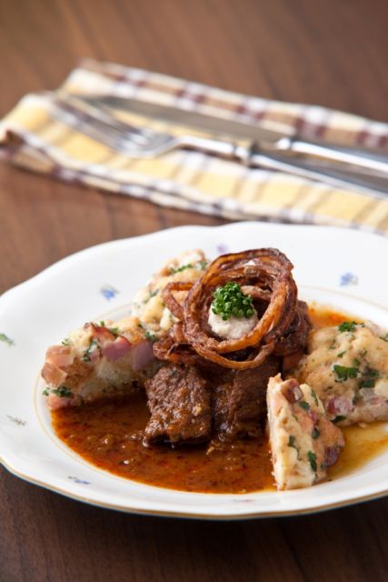 Prague: Market Tour and Traditional Czech Cooking Class - Should you book it?