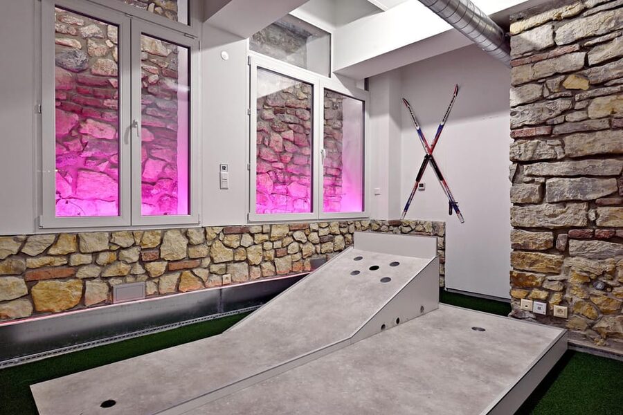 Prague: Mazemania Miniature Golf Experience - Booking details that matter