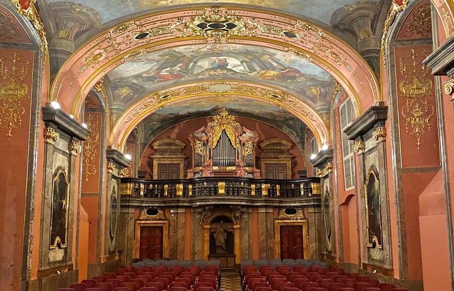 Prague: Mirror Chapel Classical Music Concert Ticket - A program built around familiar melodies