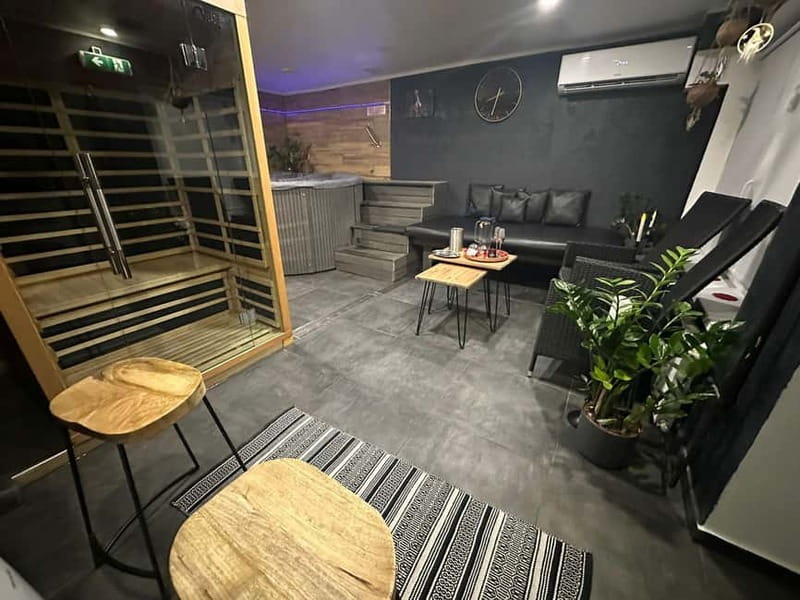 Prague: Modern Private Spa with Jacuzzi and Sauna - Your two-hour visit, from arrival to leaving