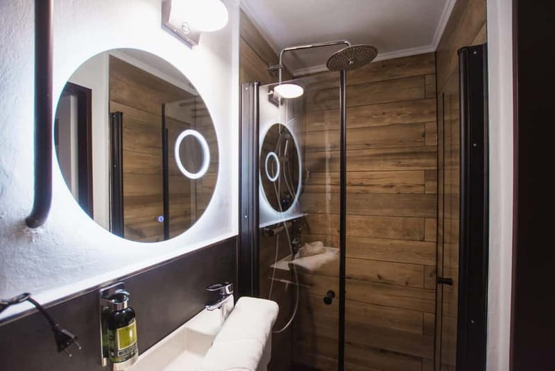 Prague: Modern Private Spa with Jacuzzi and Sauna - Who should book this experience
