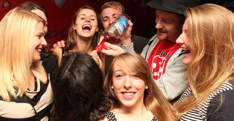 Prague: New Year's Eve Pub Crawl & Karlovy Lazne Club Entry - The opening hour of unlimited drinks