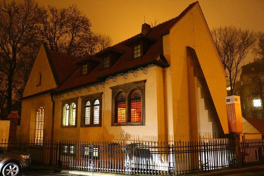 Prague: Old, New, and Jewish Towns Guided Walking Tour - Meeting at the Czech National Bank