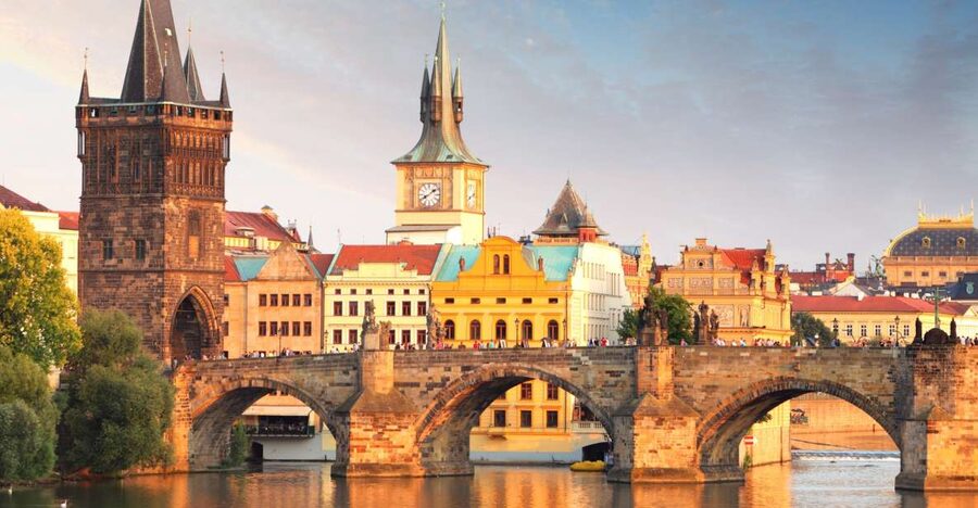 Prague: Old Town and Charles Bridge Tour - Key points at a glance