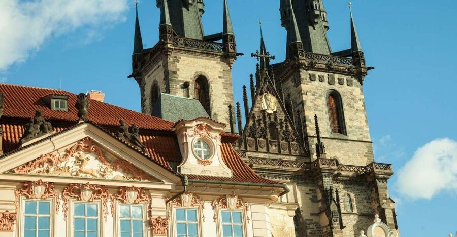 Prague: Old Town and Jewish Quarter Guided Tour in German - The astronomical clock, explained instead of merely photographed