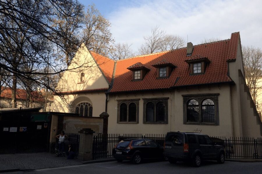 Prague: Old Town and Jewish Quarter Guided Tour in German - Kafka’s birthplace and the move into Josefov