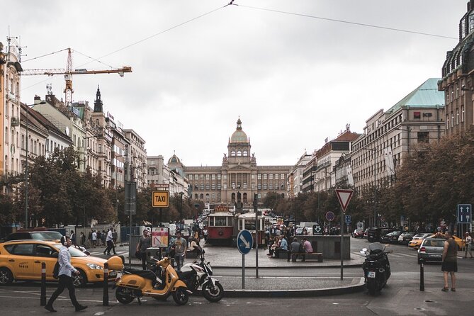 Prague: Old Town and Jewish Quarter Small-Group Tour - Making sense of the Astronomical Clock