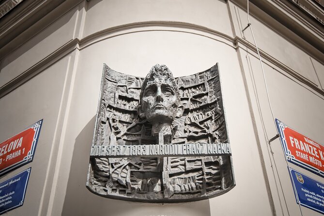 Prague Old Town and Jewish Quarter Walking Tour - What the guides add to the walk