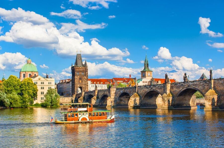 Prague Old Town Family Tour, Attractions, Royal Castle - Starting at Malá Strana and finding your guide