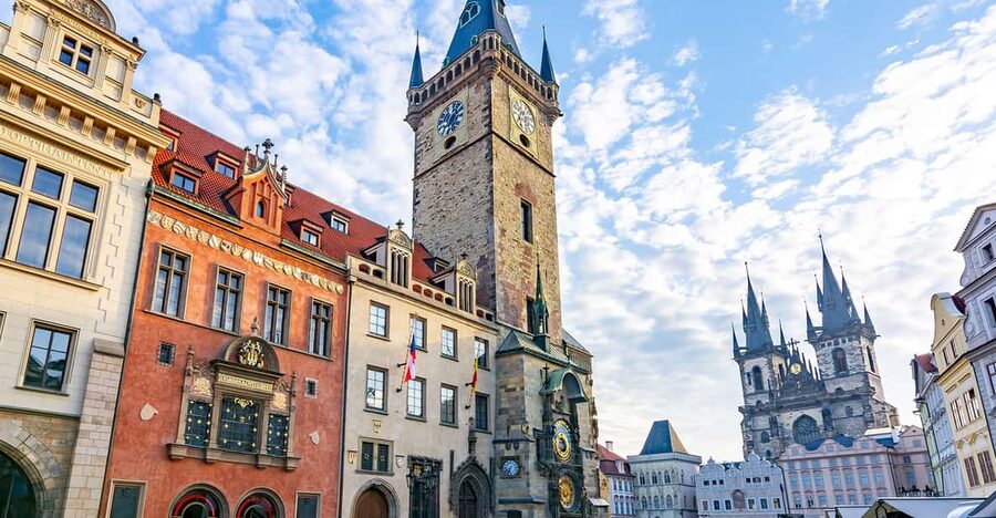 Prague: Old Town Guided Walking Tour and City Boat Ride - Key points at a glance