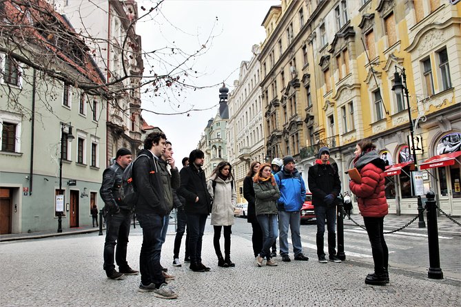 Prague Old Town, Medieval Underground and Dungeon Historical Tour - Guide quality can make or break the experience