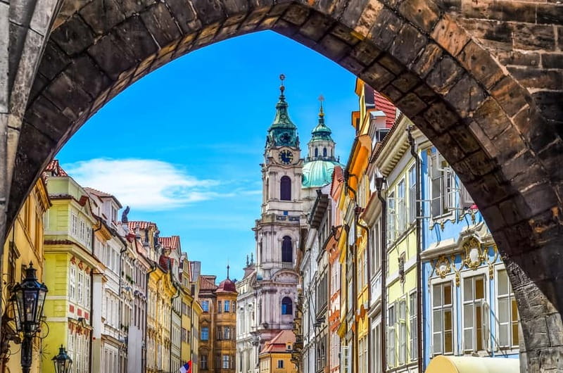 Prague: Old Town, Prague Castle & River Cruise Day Tour - Key points to know before booking
