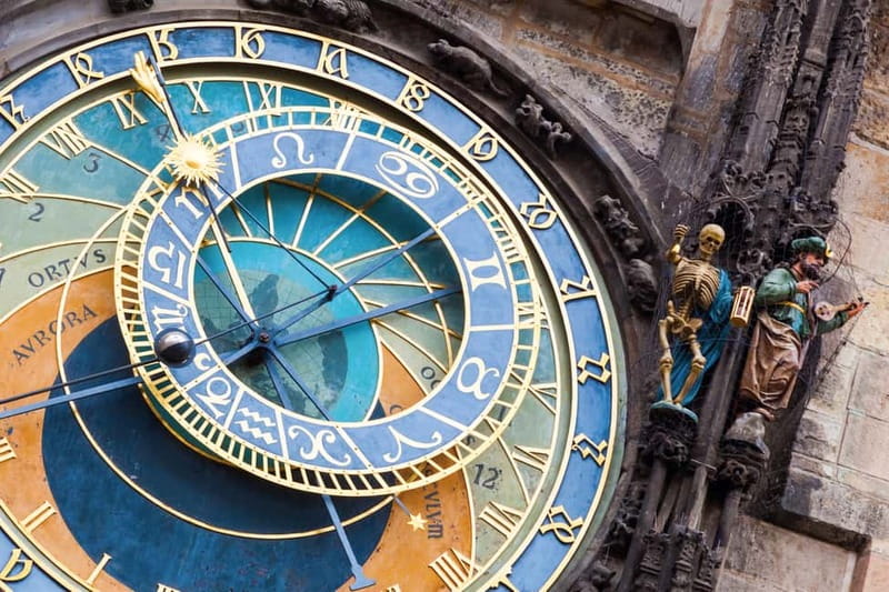 Prague: Old Town, Prague Castle & River Cruise Day Tour - What the $67 price really buys