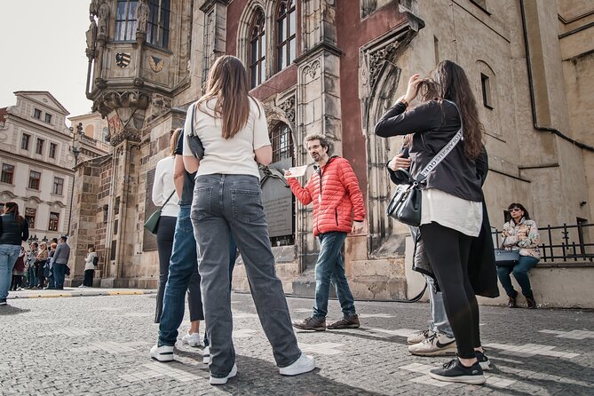 Prague Old Town, River Cruise and Prague Castle Sightseeing Tour Including Lunch - From the university to Prague’s Cubist surprise