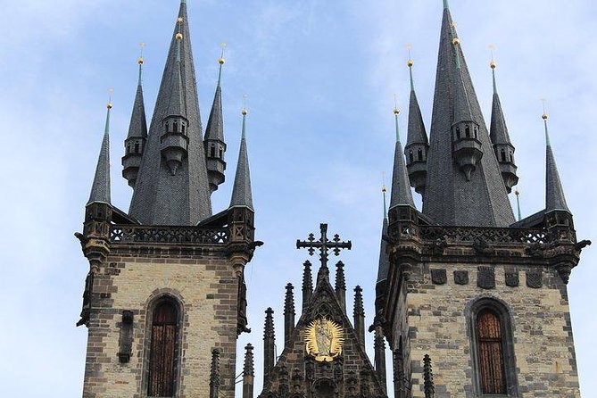 Prague Old Town tour and external Jewish Quarter - Kafka, courtyards, and modern Prague