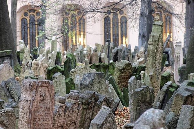 Prague Old Town tour and external Jewish Quarter - The guide’s approach and practical value