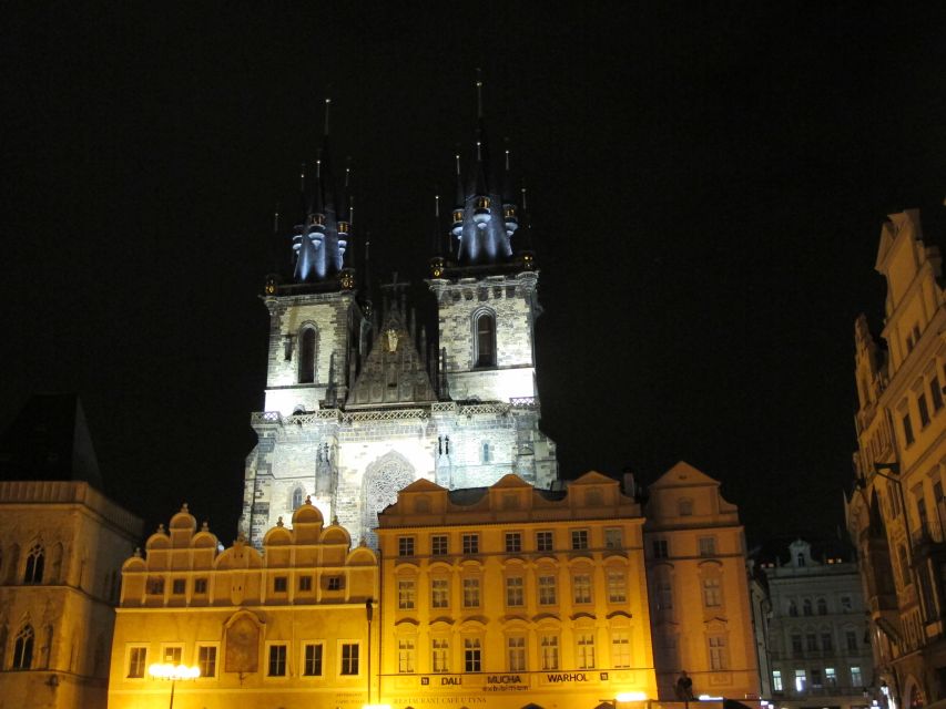 Prague: Plague Doctor Old Town History Walking Tour - Key things to know before you follow the plague doctor