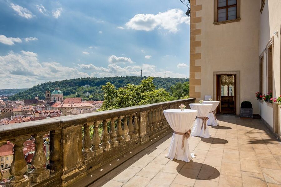 Prague: Prague Castle and Lobkowicz Palace Entry Tickets - How to plan your one-day visit