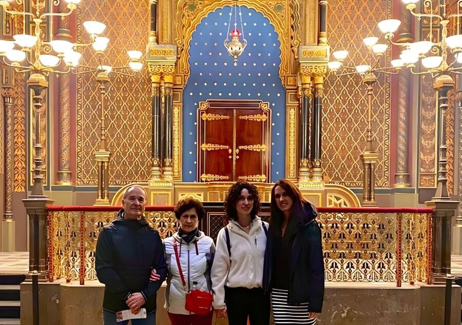 Prague: Prague Synagogues & the Jewish Cemetery Guided Tour - The Jewish Ceremonial Hall: A Different Kind of Jewish Site