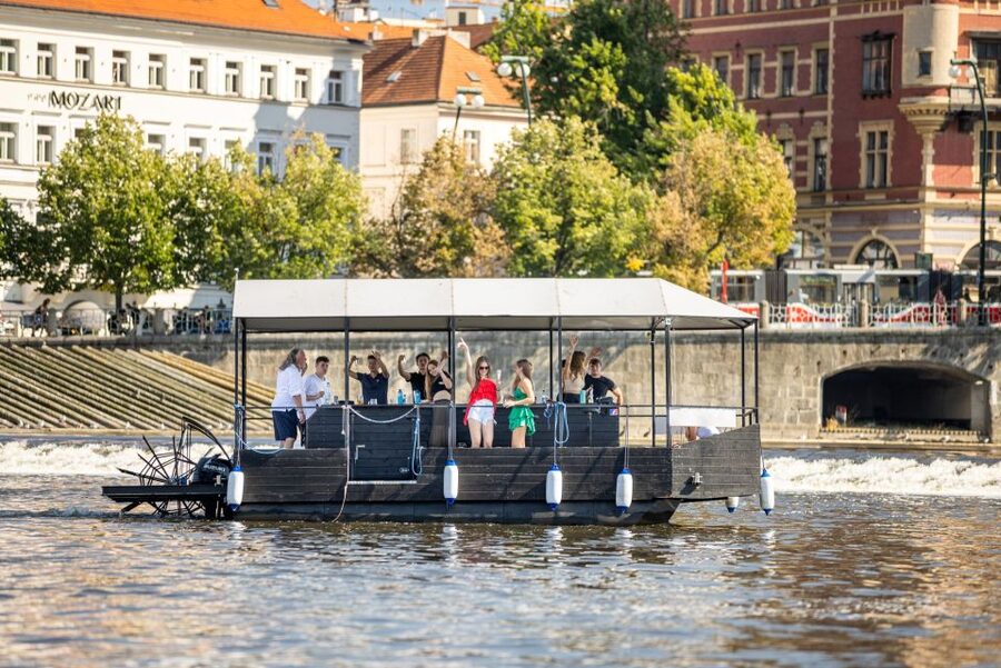 Prague: Private Cycle Boat River Tour with Beer or Prosecco - Booking details that affect your decision