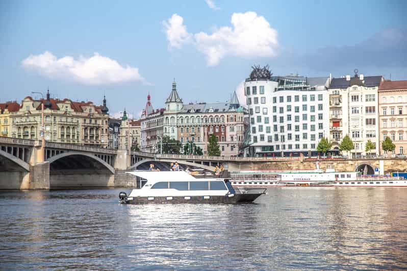 Prague: Private River Cruise with Unlimited Beer or Prosecco - Prague Castle, Charles Bridge, and the city center