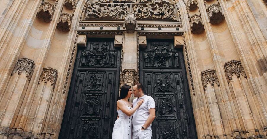 Prague: Professional Photoshoot at Prague Castle - What happens during the Prague Castle session