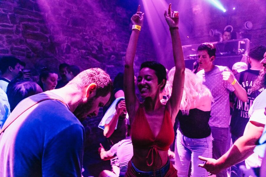 Prague: Pub Crawl with Unlimited Drinks & 5-floor Club Entry - The night begins with a useful Prague shortcut