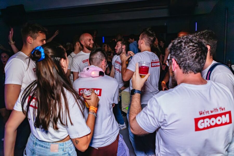 Prague: Pub Crawl with Unlimited Drinks & 5-floor Club Entry - What happens at the opening bar