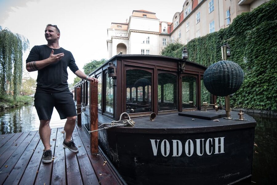 Prague: River Cruise, Charles Bridge Museum, & Walking Tour - Practical ways to get more from the 90 minutes